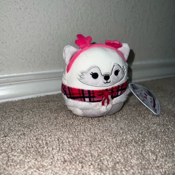 New Gracelynn the Fox Christmas release Squishmallows - Picture 6 of 7